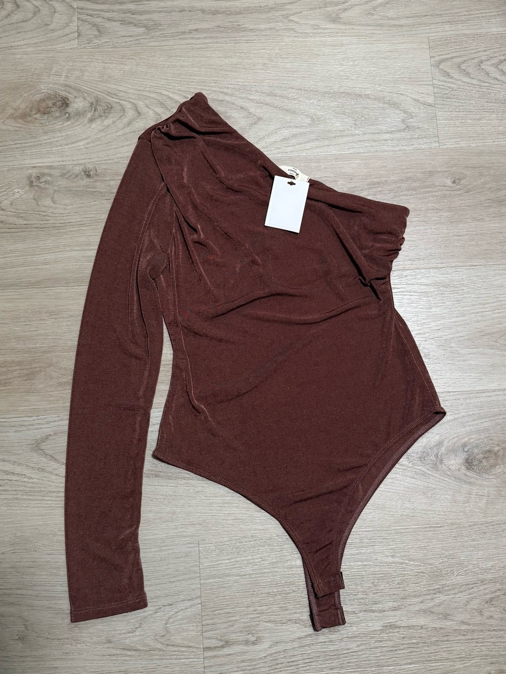 entro One-Shoulder Long Sleeve Bodysuit - Brown